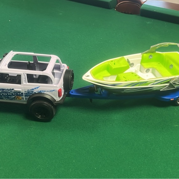 Bass Pro Shops White SUV and Lime Green Boat Set - Picture 1 of 1